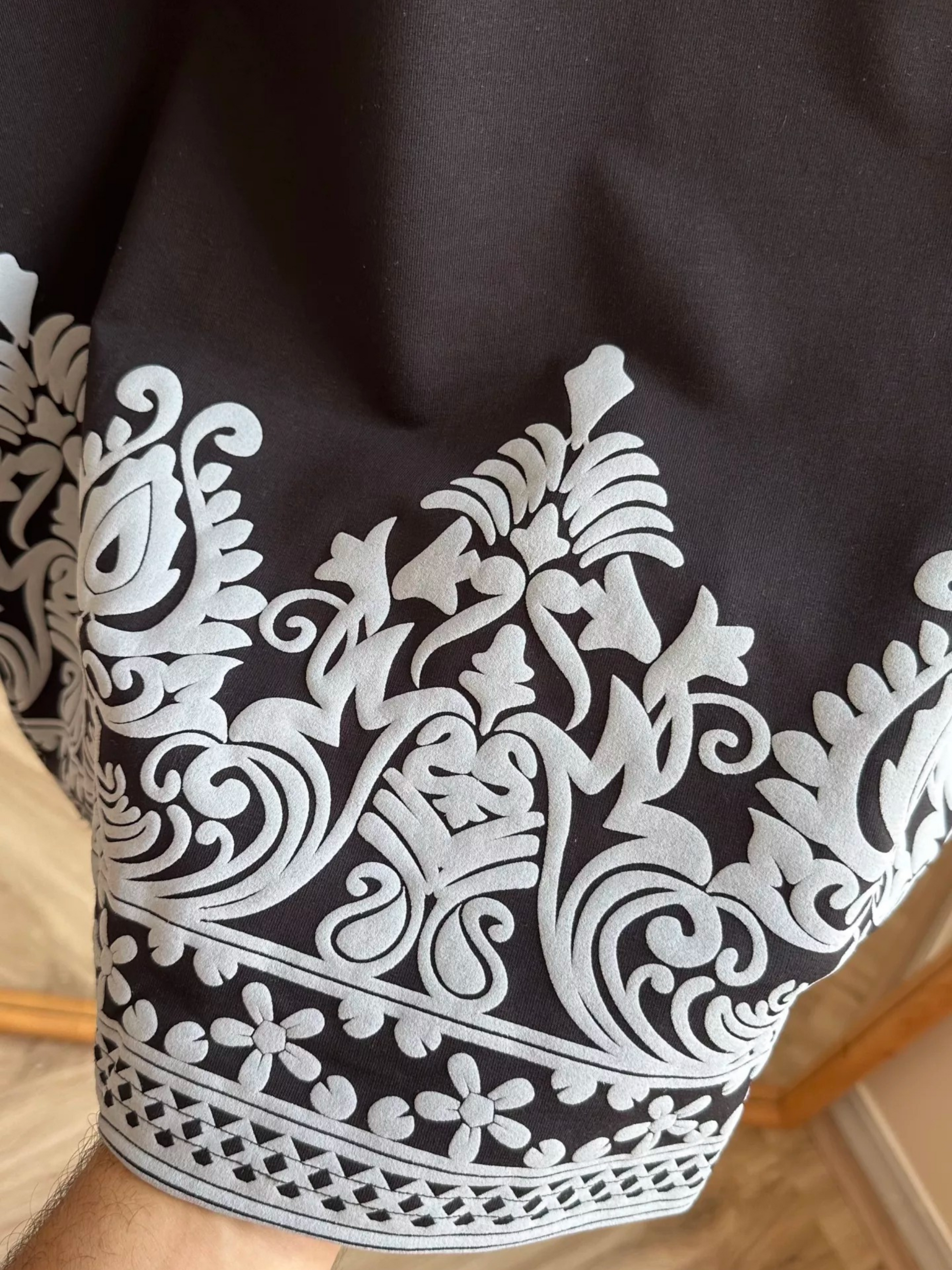 MIDNIGHT ORNATE T-SHIRT