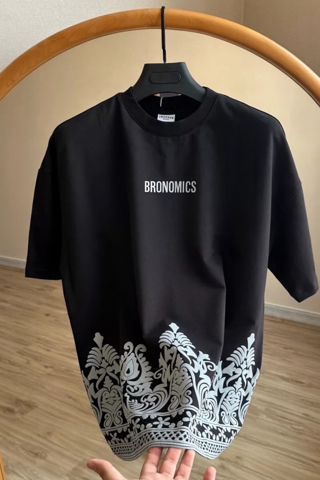 MIDNIGHT ORNATE T-SHIRT